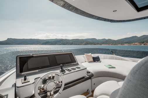 Azimut 78 Flybridge image