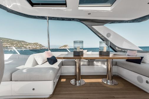 Azimut 78 Flybridge image