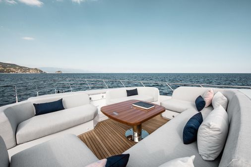 Azimut 78 Flybridge image