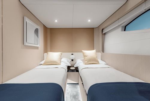 Azimut 78 Flybridge image