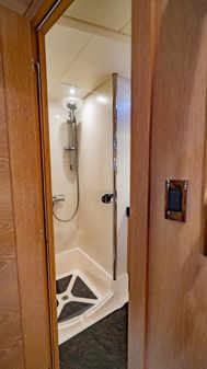 Oyster 575 image