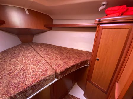 Hunter 36 image