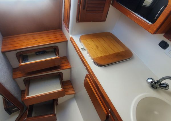 Contender 35 Express Side Console image