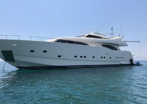 Ferretti-yachts CUSTOM-LINE-94 image