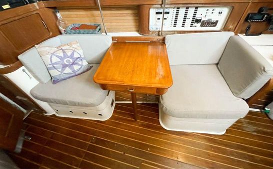 Catalina 38 image