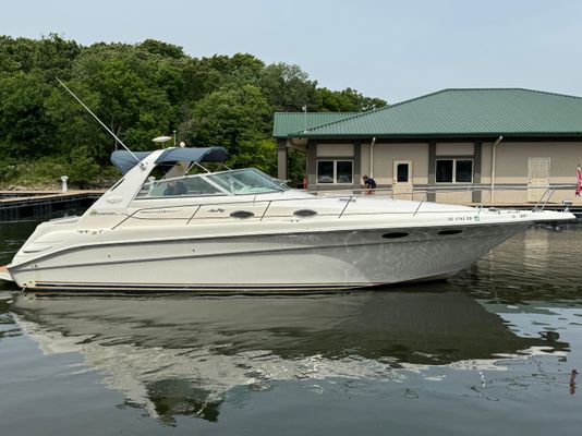 Sea Ray 330 Sundancer - main image