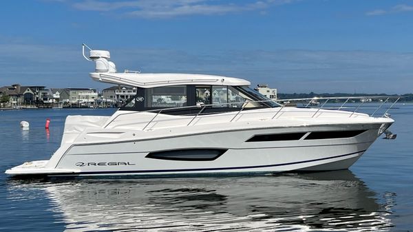 Regal 38 Grande Coupe