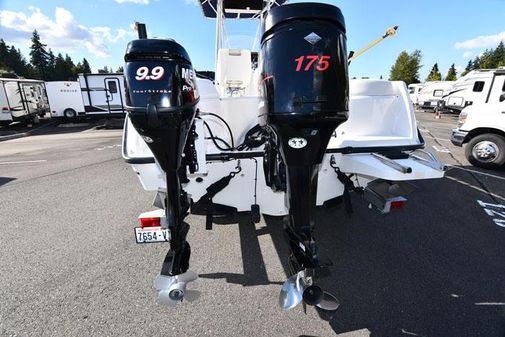 Boston Whaler 210 Outrage image