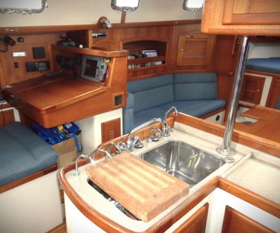 Pacific Seacraft 40 image