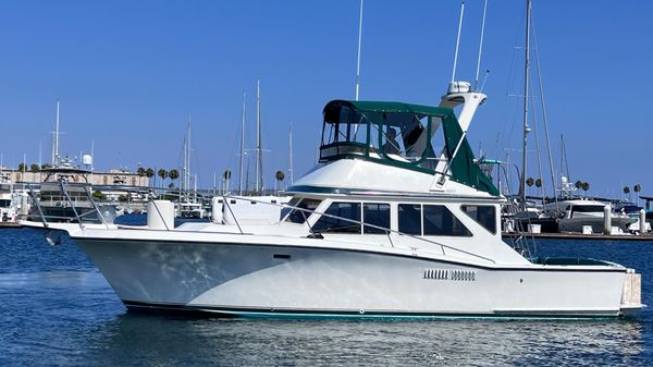 Pacifica Flybridge 