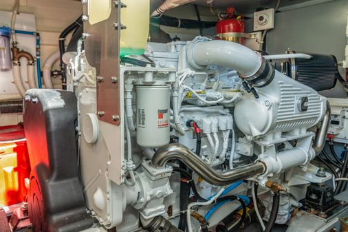 Carver C 52 Command Bridge image