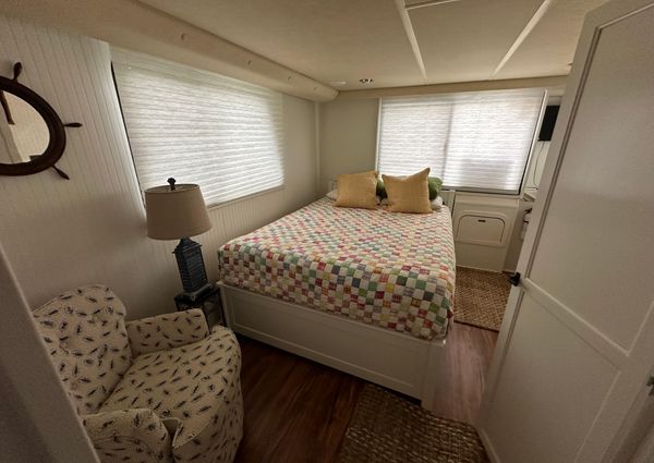 Gibson 50 Cabin Yacht image