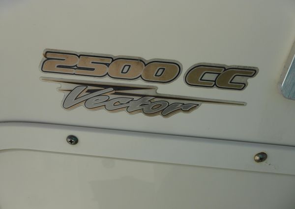 Hydra-sports 2500CC-VECTOR image