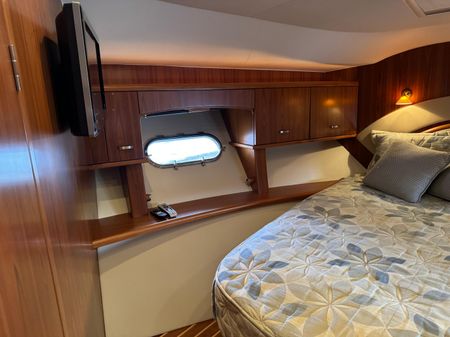 Tiara Yachts 5800 Sovran image