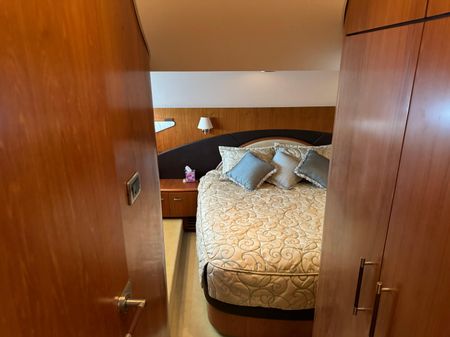 Tiara Yachts 5800 Sovran image