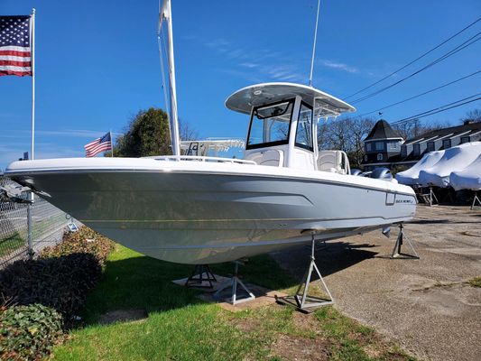 Sea Hunt Escape 27 - main image