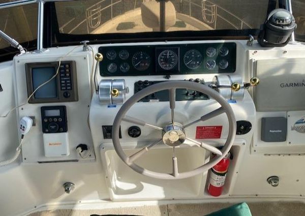 Mainship Aft Cabin MY image