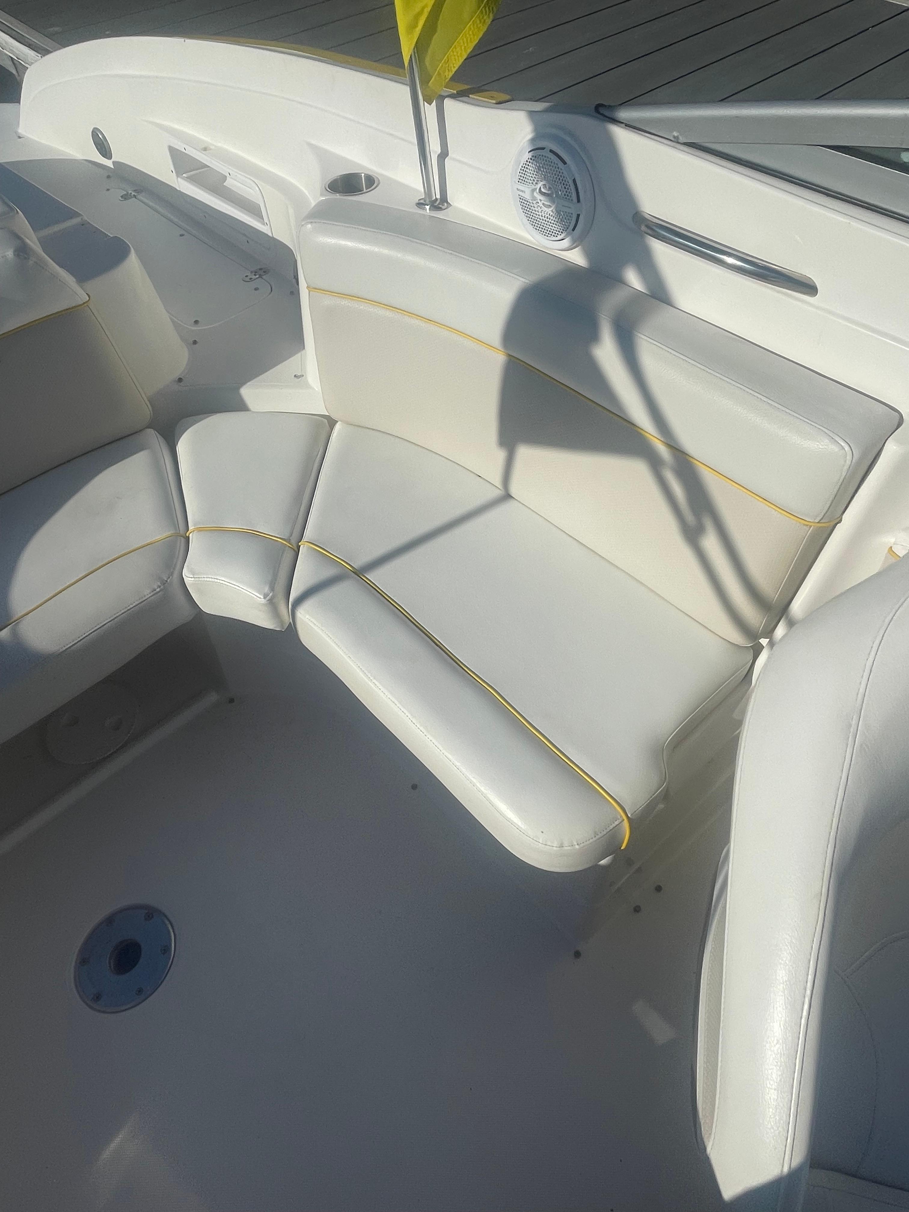 2007 Rinker 246 captiva bowrider