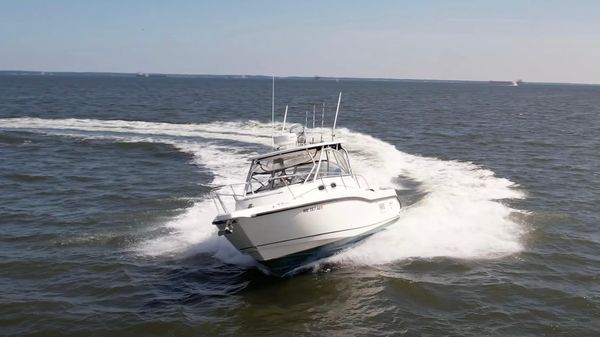 Boston Whaler 305 Conquest