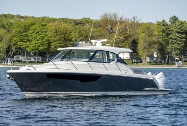 Tiara Yachts 43 LE image