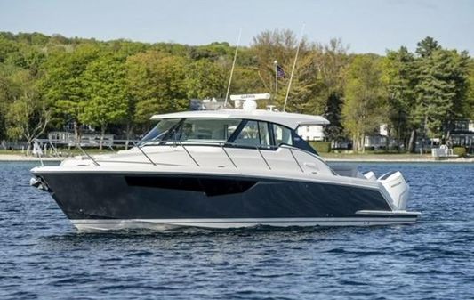 Tiara Yachts 43 LE image