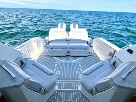 Tiara Yachts 43 LE image