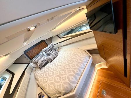 Tiara Yachts 43 LE image