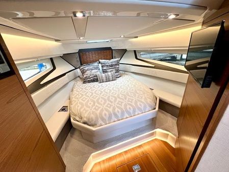 Tiara Yachts 43 LE image