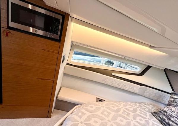 Tiara Yachts 43 LE image