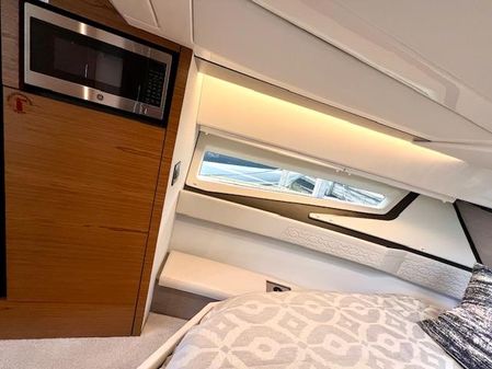 Tiara Yachts 43 LE image