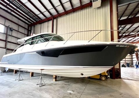 Tiara Yachts 43 LE image