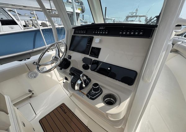 Boston Whaler 280 Outrage image