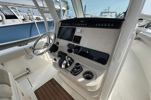 Boston Whaler 280 Outrage image