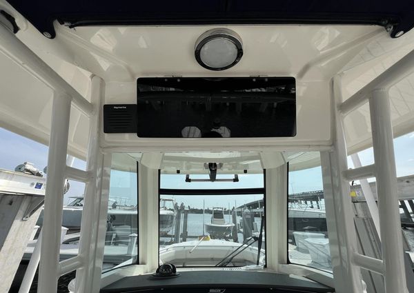 Boston Whaler 280 Outrage image