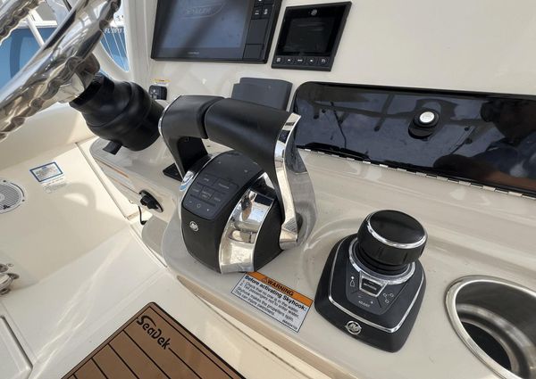 Boston Whaler 280 Outrage image