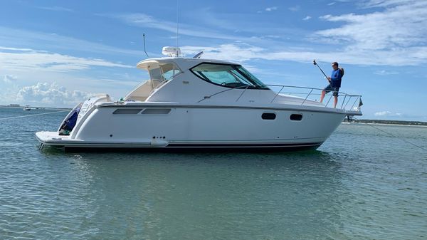 Tiara Yachts 390 SOVRAN 