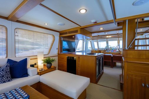 New England Boatworks Enclosed Raised Pilothouse image