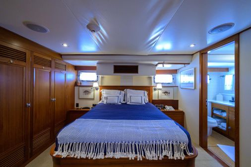 New England Boatworks Enclosed Raised Pilothouse image