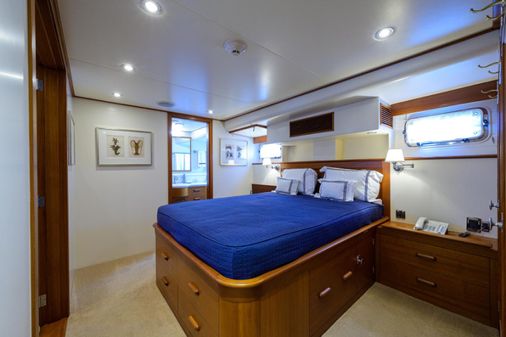 New England Boatworks Enclosed Raised Pilothouse image