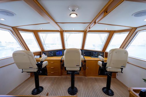 New England Boatworks Enclosed Raised Pilothouse image