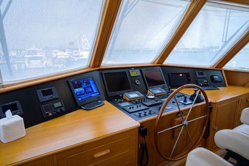 New England Boatworks Enclosed Raised Pilothouse image