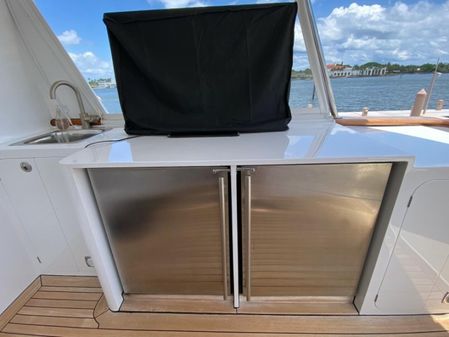 New England Boatworks Enclosed Raised Pilothouse image