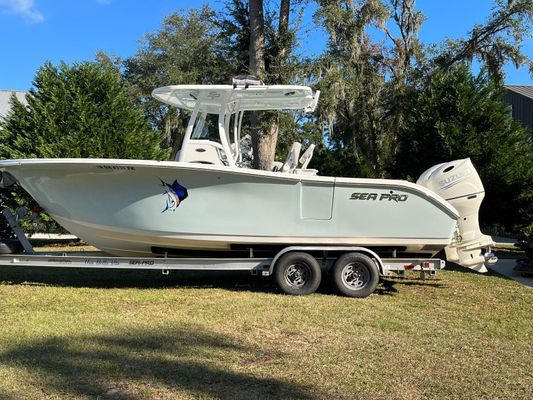 Sea Pro 259 Center Console - main image