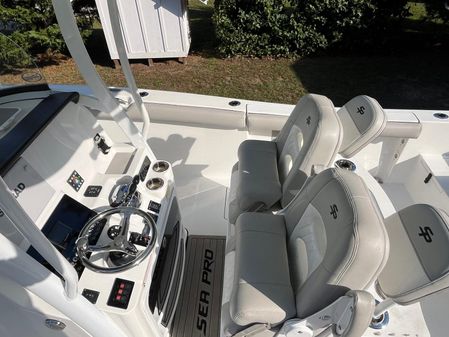 Sea Pro 259 Center Console image