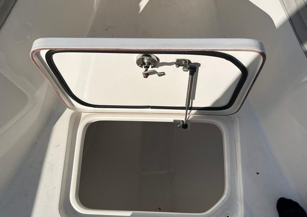 Sea Pro 259 Center Console image