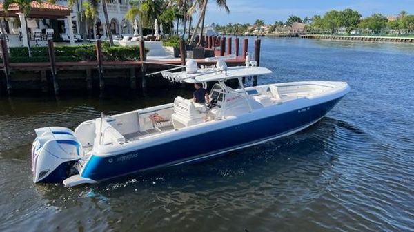 Intrepid 400 Center Console