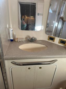 Sea Ray 370 Aft Cabin image