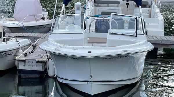 Sea Hunt Escape 211 LE