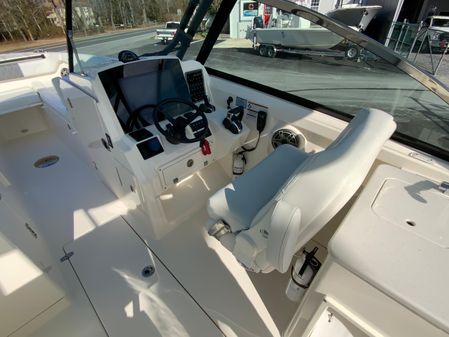 Cobia 280 DC image