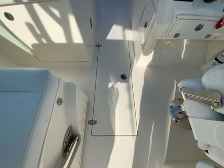 Cobia 280 DC image